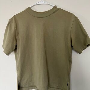 Uniqlo Green Short Sleeve Tee Classic Crew Neck